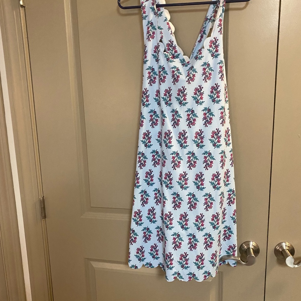 Scalloped floral workout dress